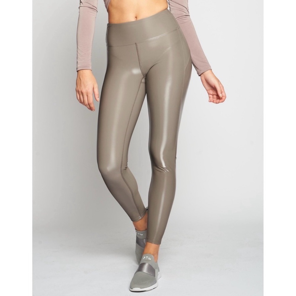 Heroine Sport Shiny Taupe Leggings